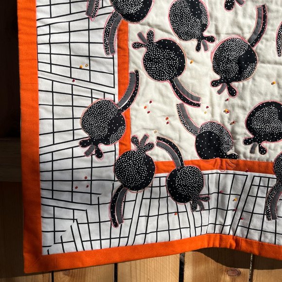 Handmade Quilt "Pomegranates Gone Wild" Black & Orange MCM White beads 36 x 31" - Picture 5 of 13